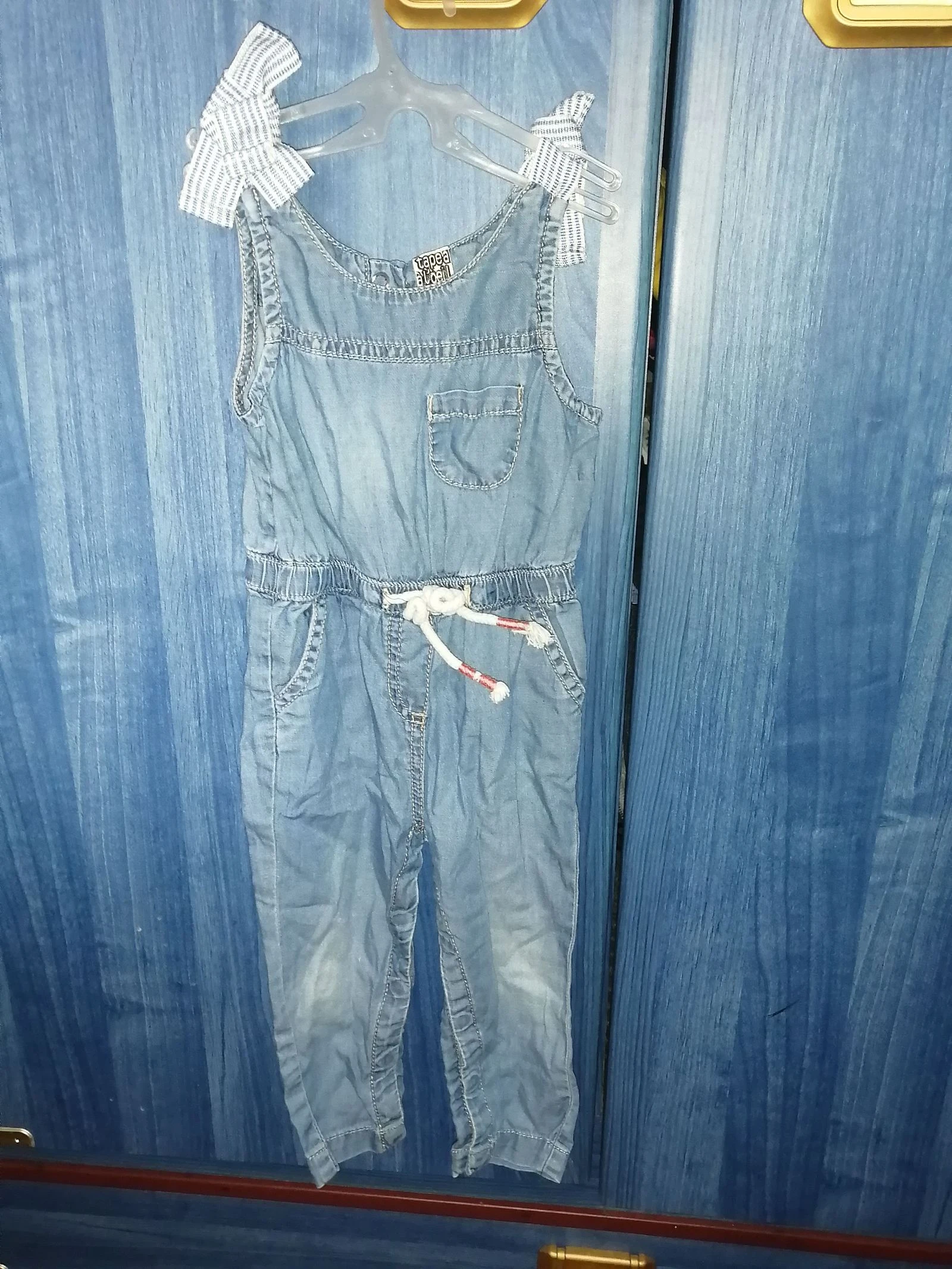 Salopette en jeans tape à l'œil 12 mois fille 
